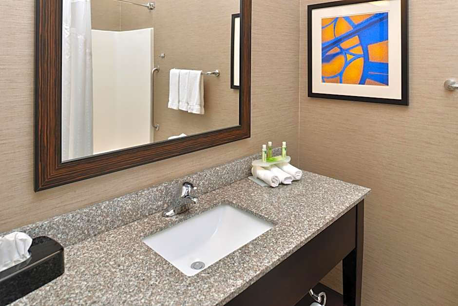 Holiday Inn Express Hotel & Suites St. Louis West-OFallon By IHG