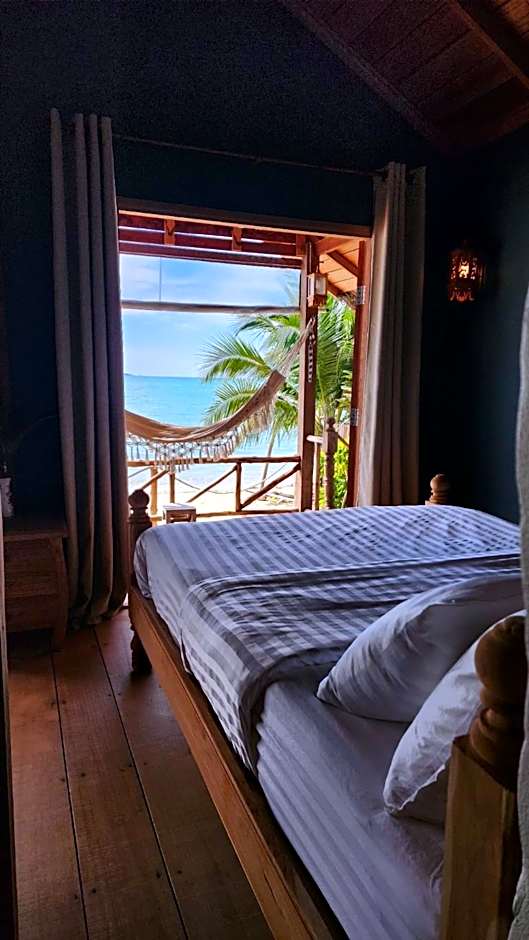 Castaway Beach Bungalows