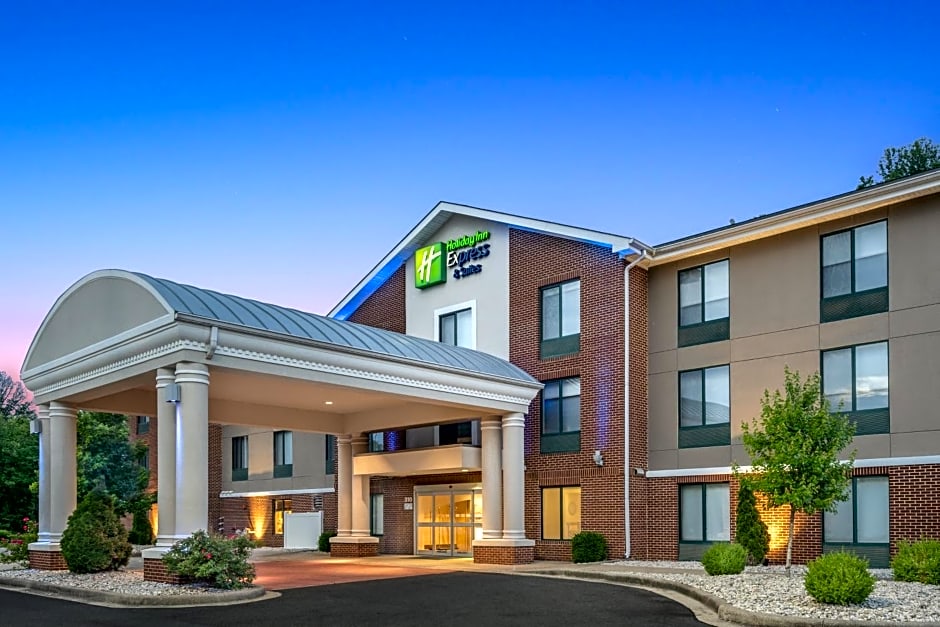 Holiday Inn Express & Suites Tell City, an IHG Hotel