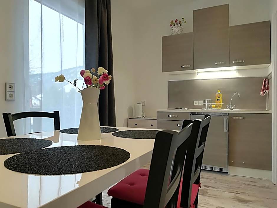 LA Boutique House