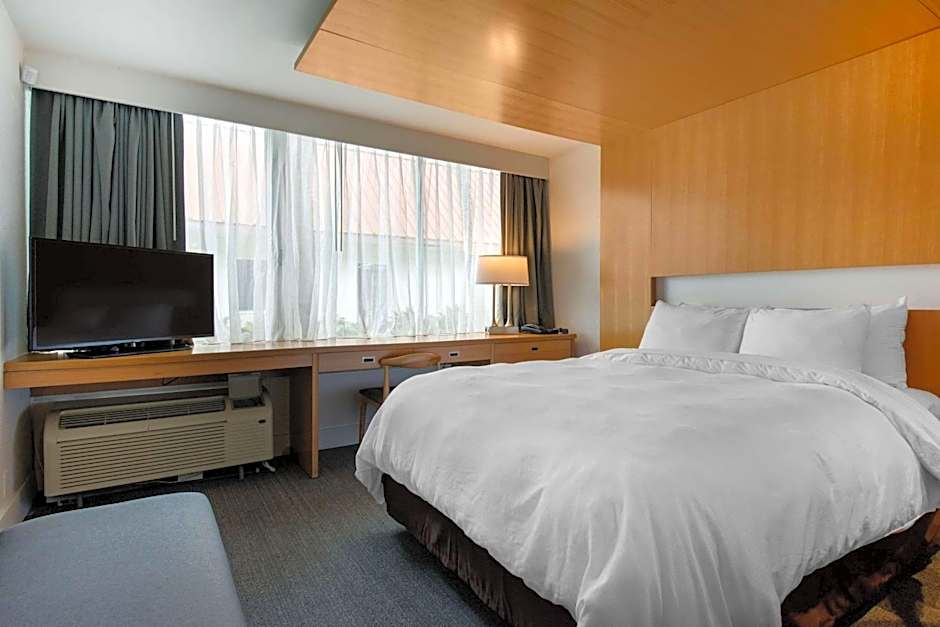 The West Wing Boutique Hotel – Tampa, FL
