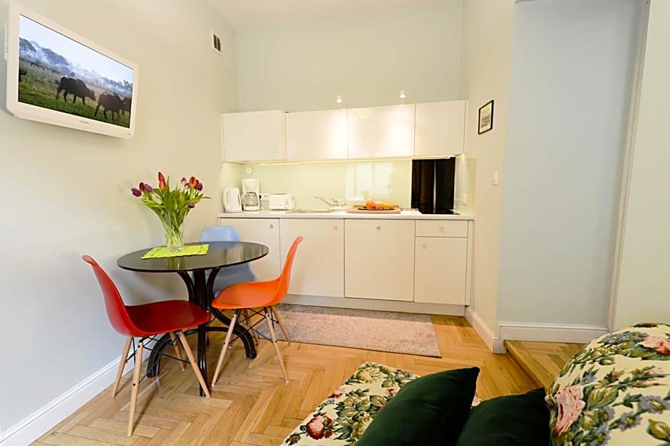 Crystal Suites Chez Helena