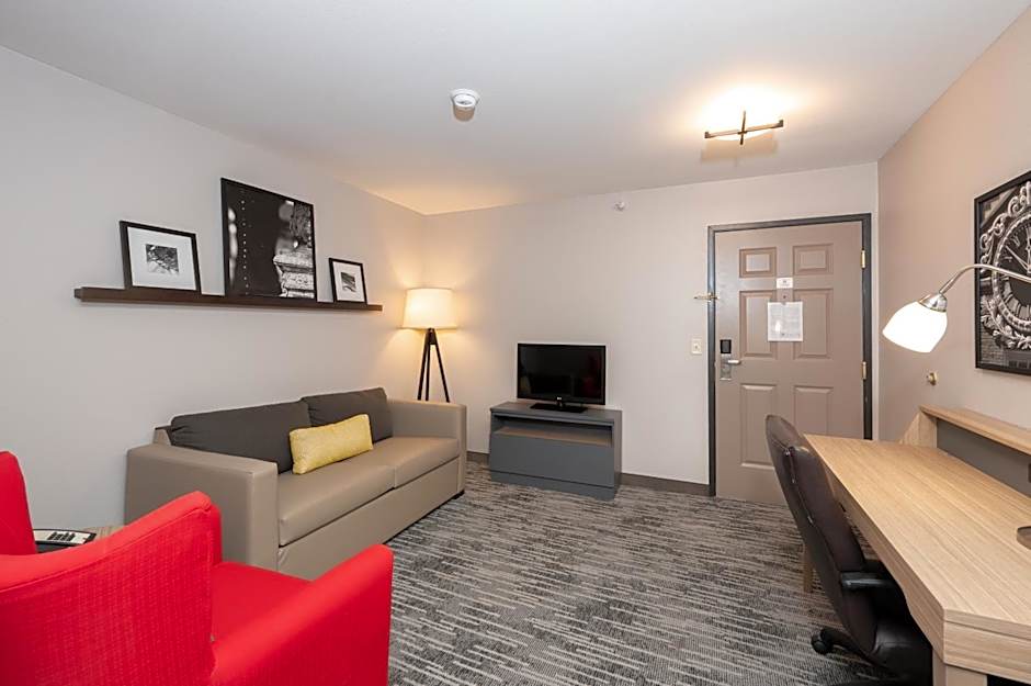 Country Inn & Suites by Radisson, Bloomington-Normal Airport, IL
