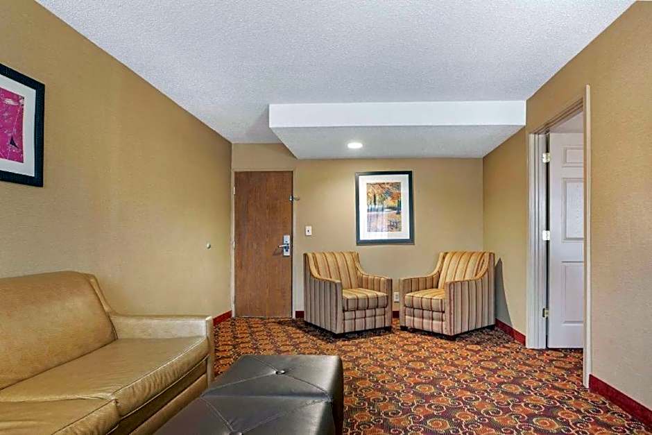 Best Western Plus The Inn At Sharon/Foxboro