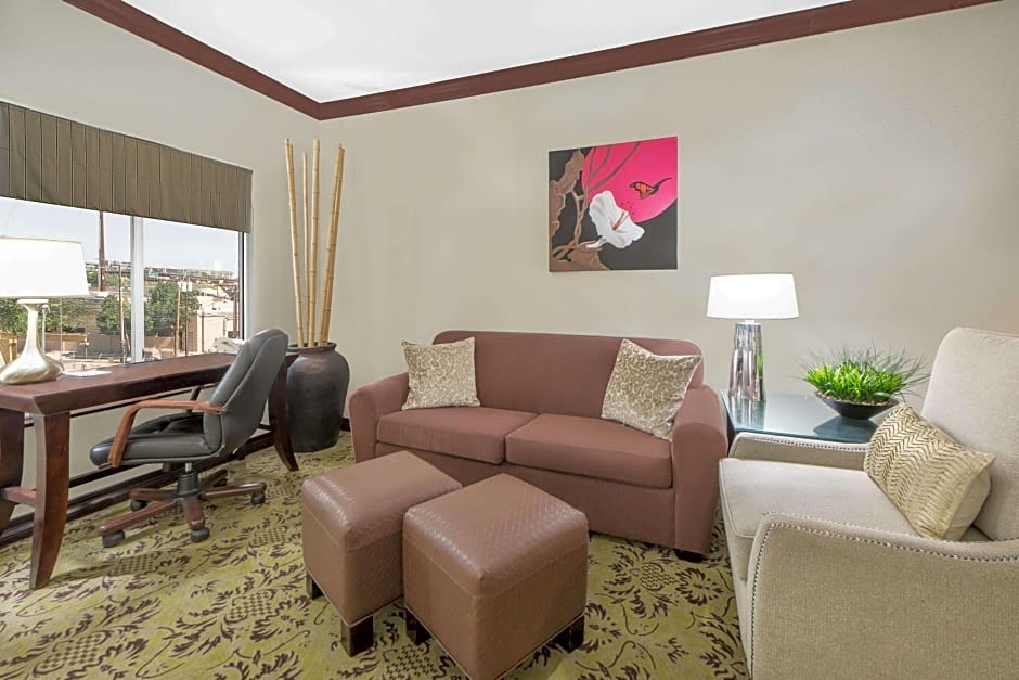 Hawthorn Suites by Wyndham Lubbock