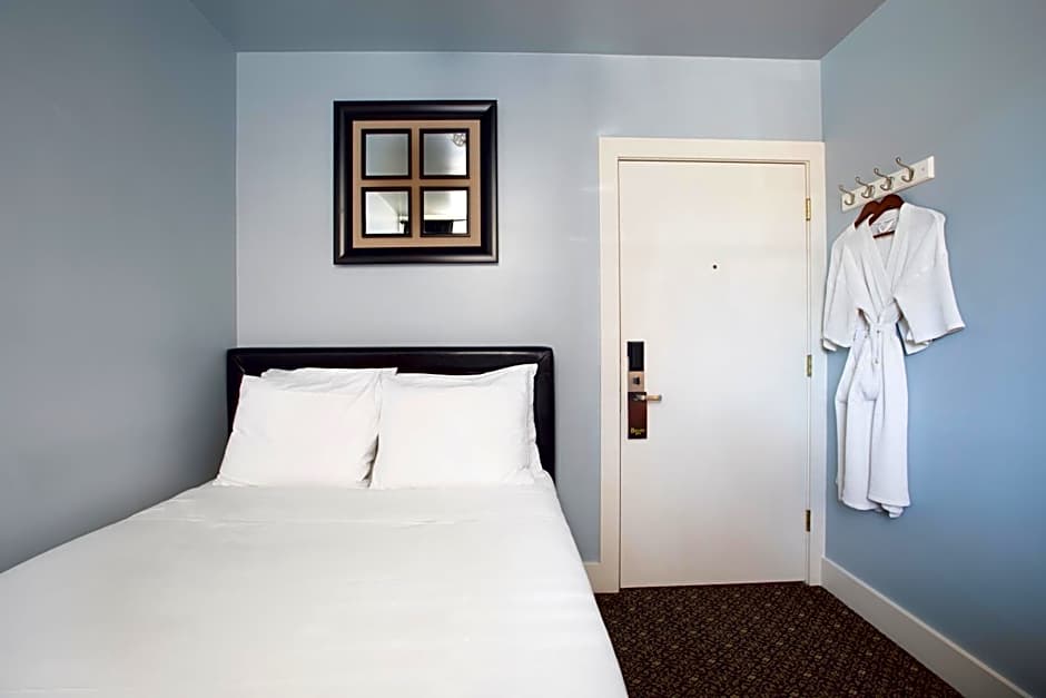 Photo 1 of 8 of Full Bed with Shared Bathroom