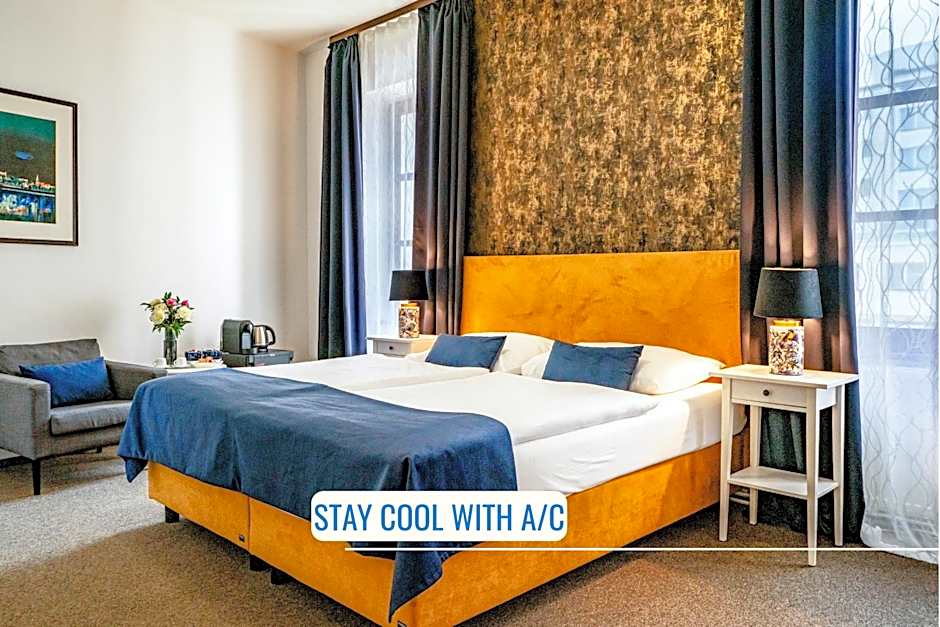 BlueBell Hotel