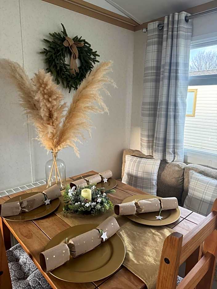 marine getaways caravan hire