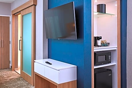 King Suite with Trundle Bed