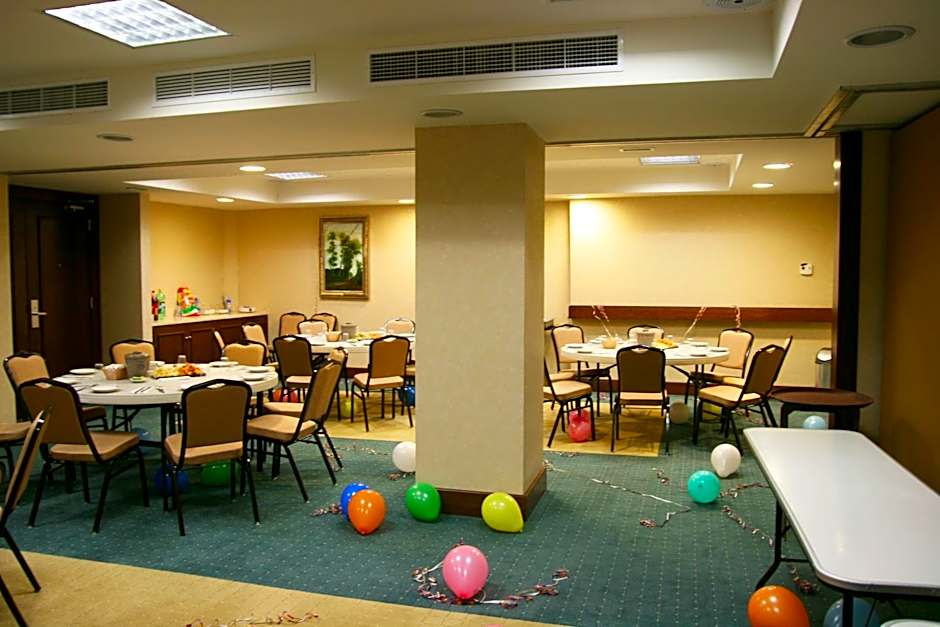 Hampton Inn By Hilton And Suites Mexico City