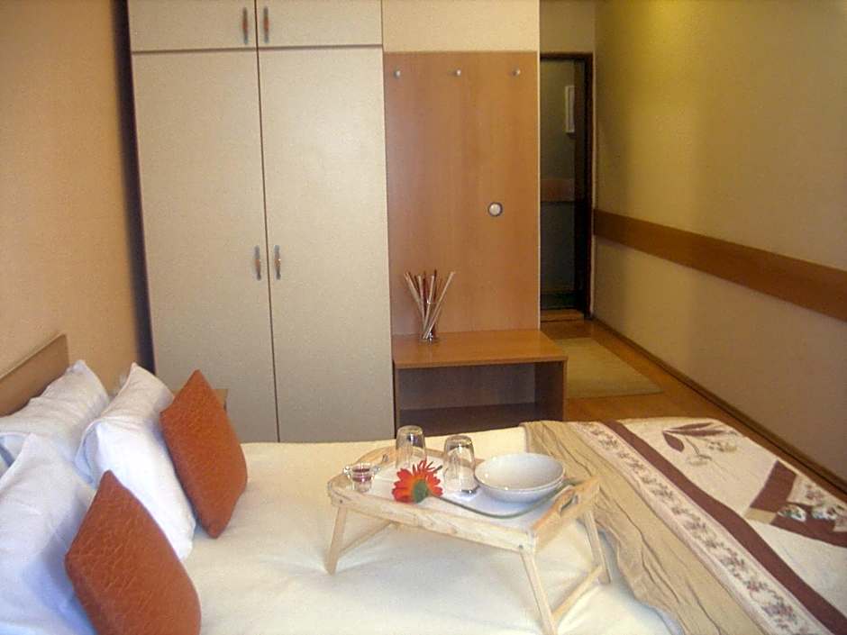 Hotel 7