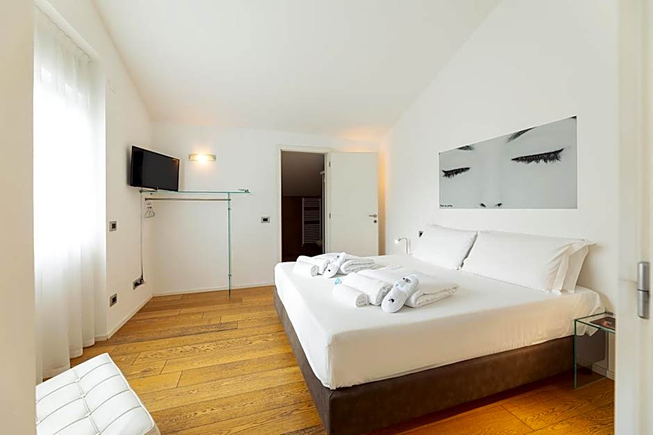HEART OF TRENTO Loft & Rooms