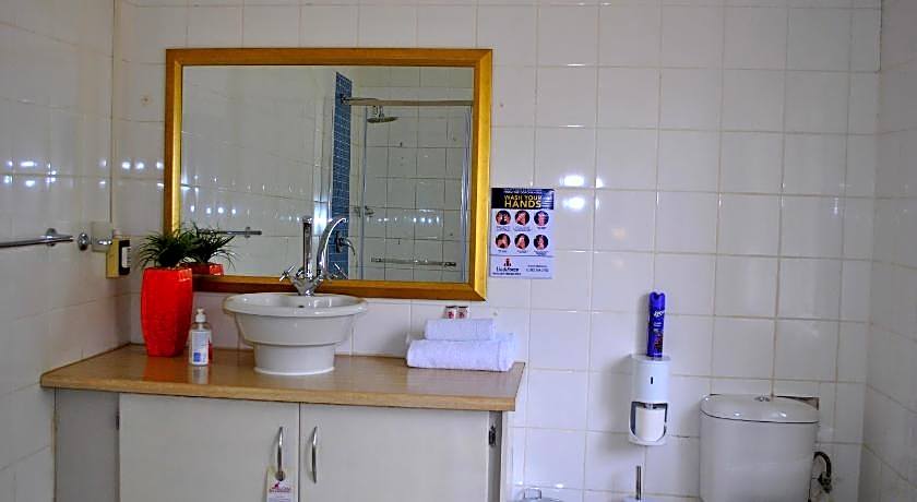 Lapologa Bed & Breakfast