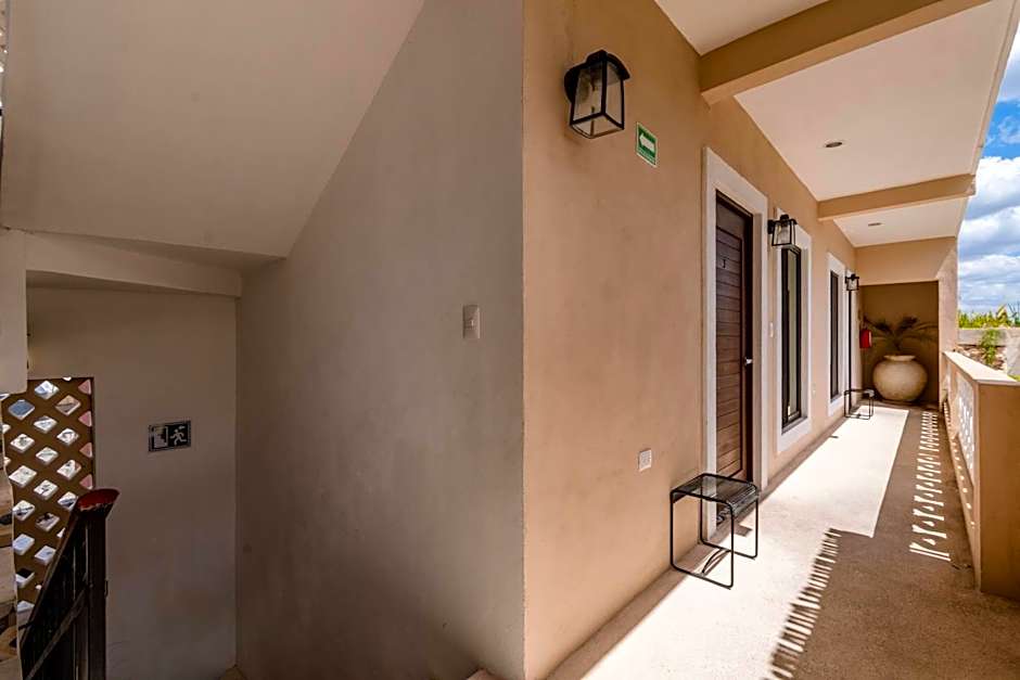 Hotel Colonial Zaci by GuruHotel