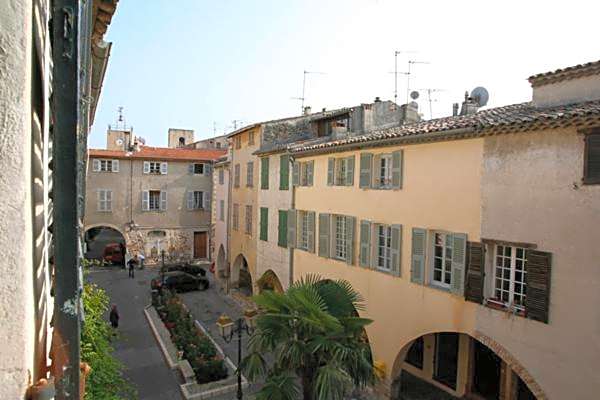 Hôtel Les Arcades