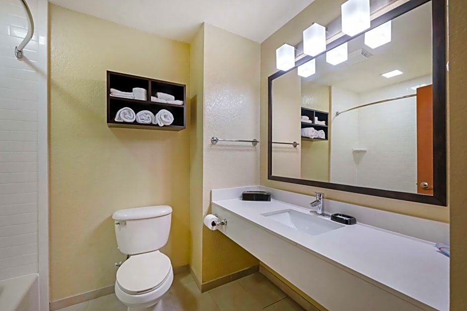 Best Western Edgewater Inn
