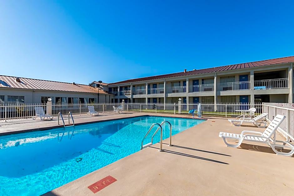 Motel 6-Stephenville, TX