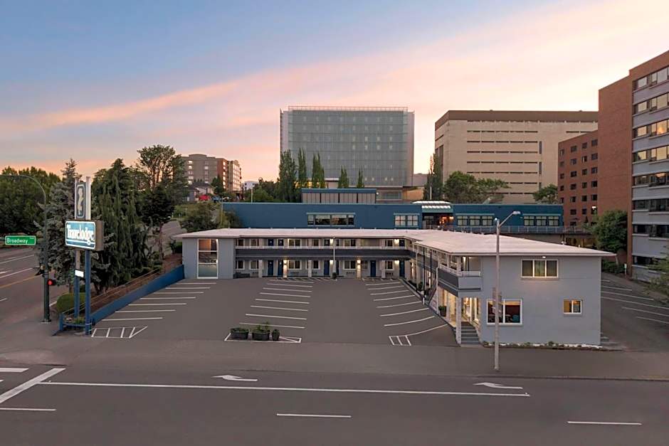 Travelodge by Wyndham Everett City Center