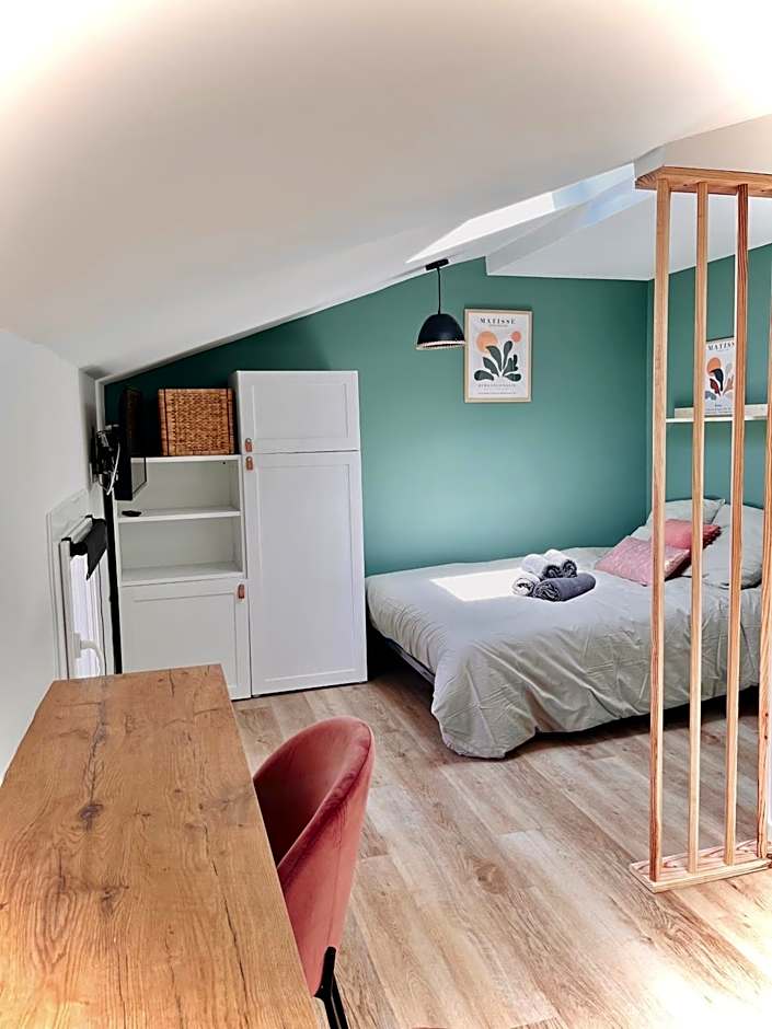 LE QUAI 6 - Studio neuf CALME LUMINEUX - CLIM - WiFi - Gare à 200m