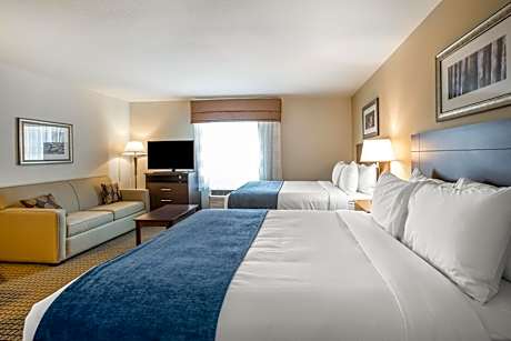 Queen Suite with Two Queen Beds