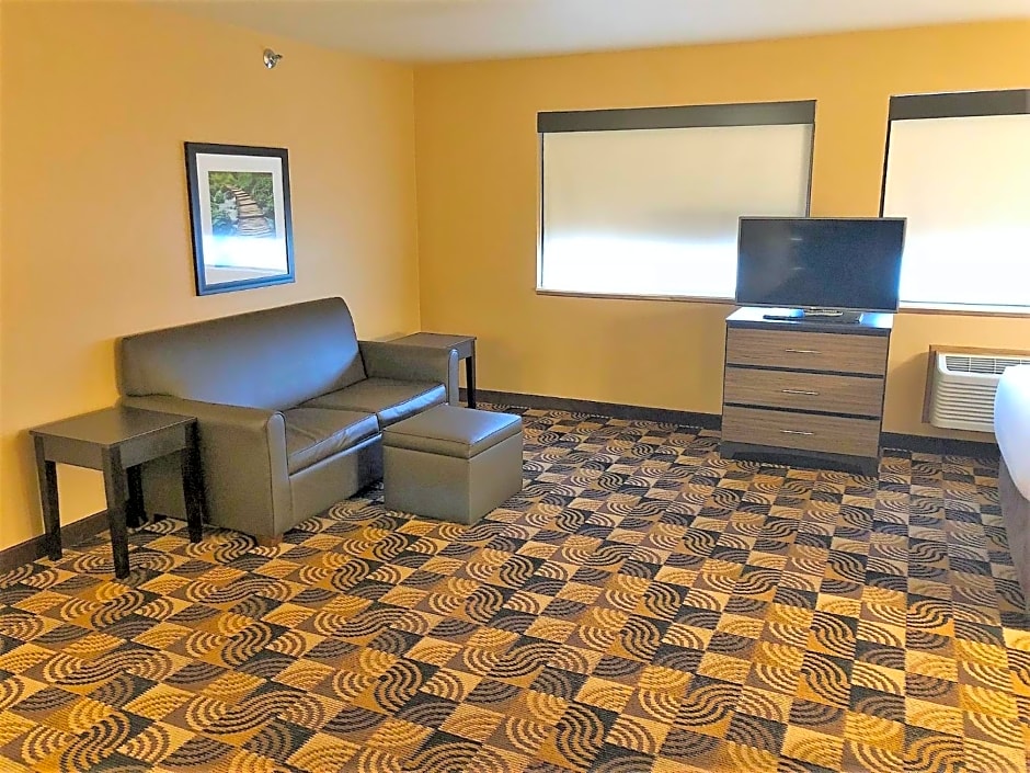 Hawthorn Suites By Wyndham Oak Creek/Milwaukee Airport