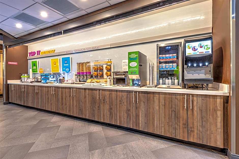 Tru by Hilton the Colony