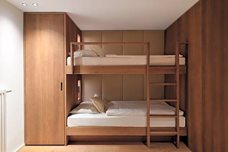 Deluxe Family Suite