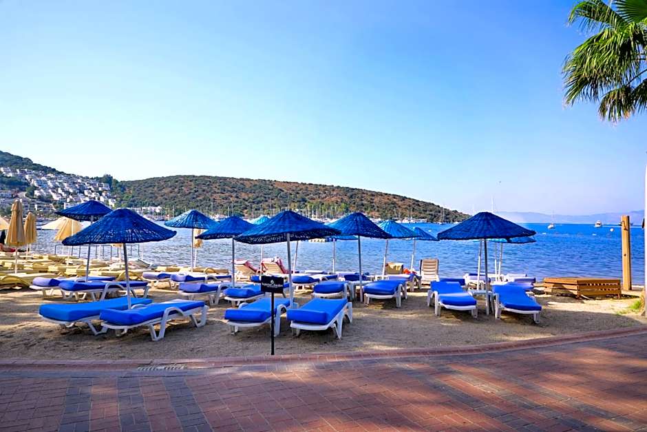 Summer Garden Suites Beach Hotel