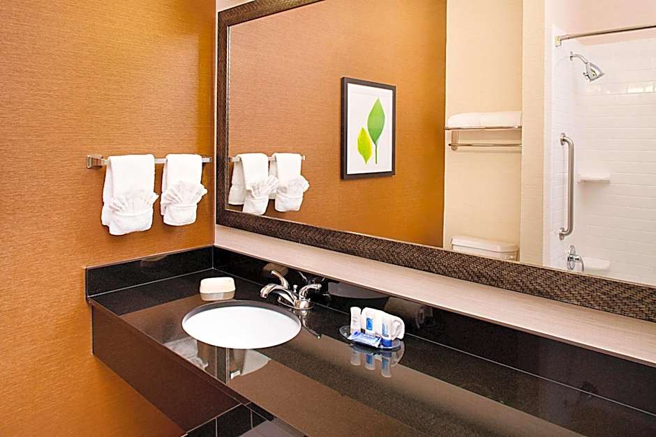 Fairfield Inn & Suites by Marriott San Antonio Seaworld/Westover Hills