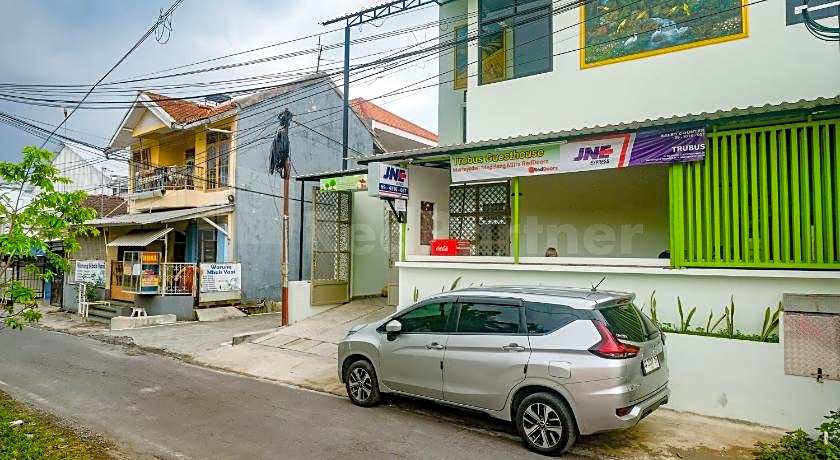 Trubus Guesthouse Syariah Magelang Mitra RedDoorz
