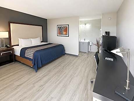King Suite with Spa Bath- Non Smoking
