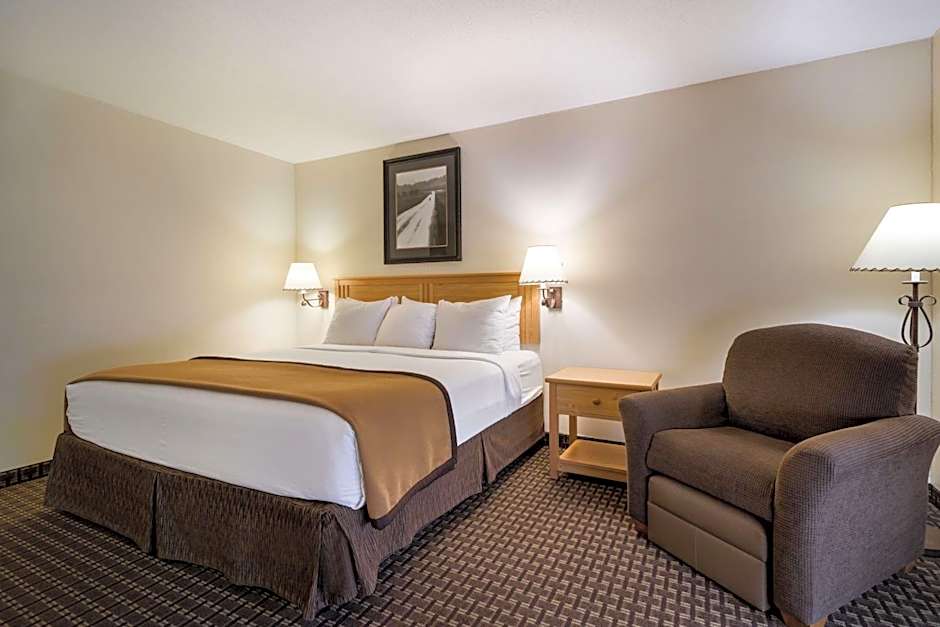 Best Western Golden Spike Inn & Suites