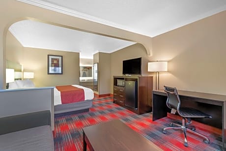 1 King Bed Non-Smoking Work Desk Sofa Microwave Fridge Wi-Fi Walk In Shower Full Breakfast