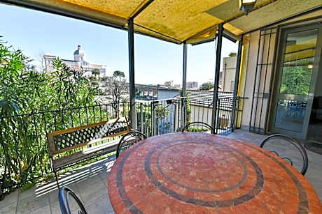 Villetta con Terrazzo, posto auto e vista mare