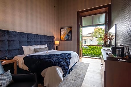 Deluxe Suite with Balcony - Isabel