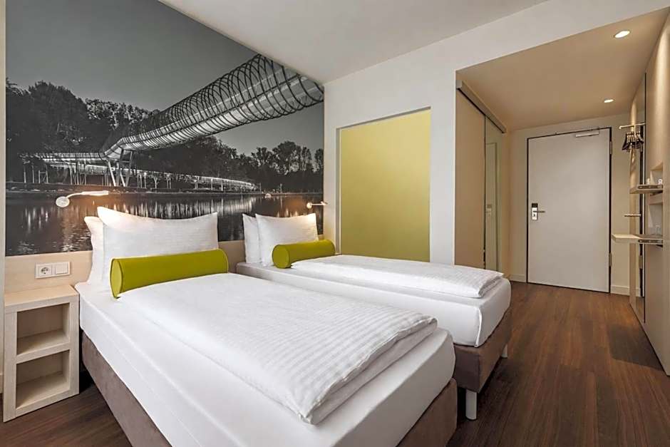 Super 8 by Wyndham Oberhausen
