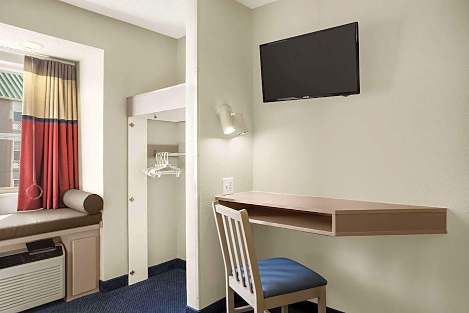 Microtel Inn & Suites by Wyndham Louisville East