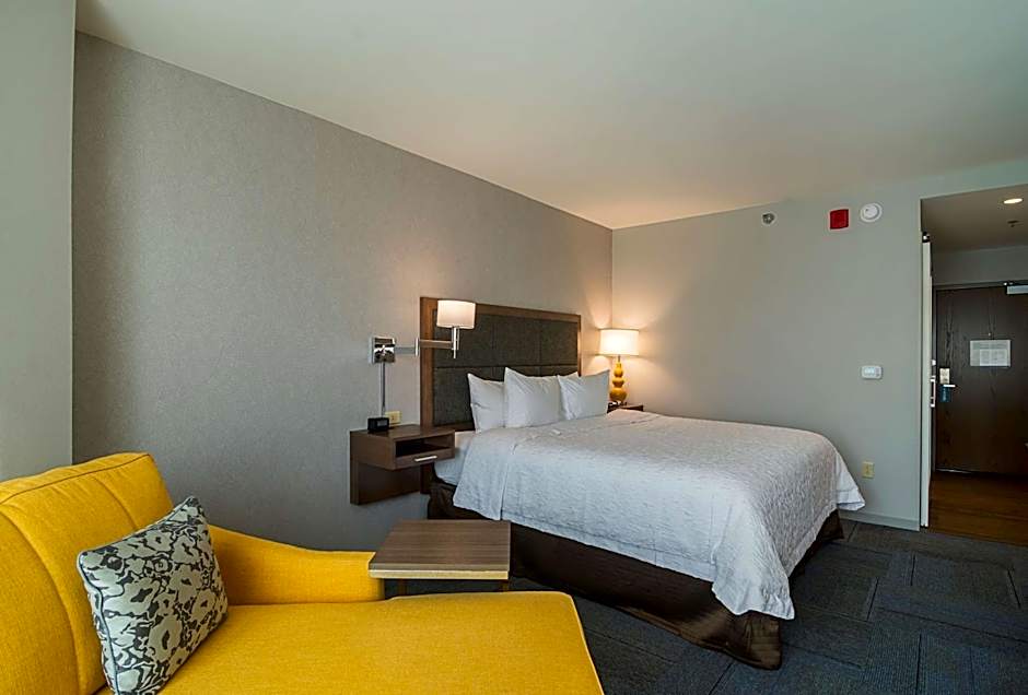 Hampton Inn By Hilton Chicago North-Loyola Station, Il