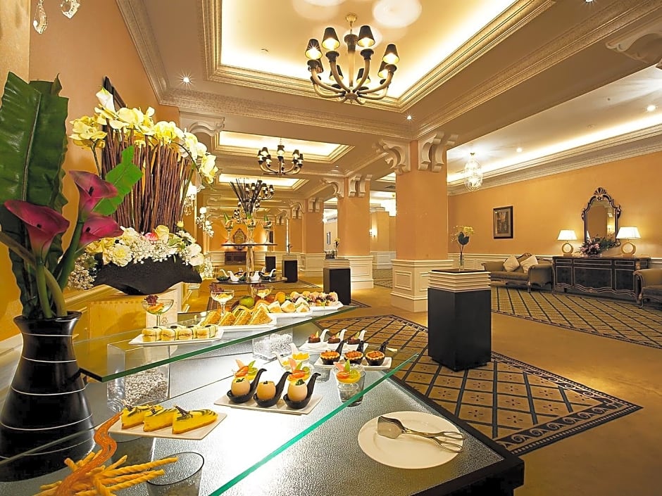 Longjiang Country Garden Phoenix Hotel