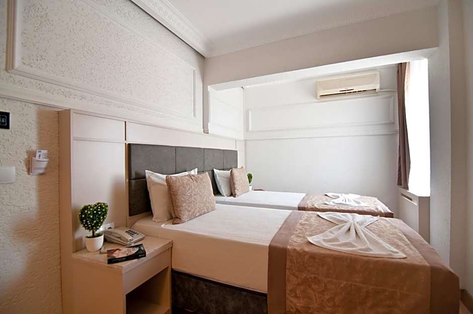 Royce Hotel
