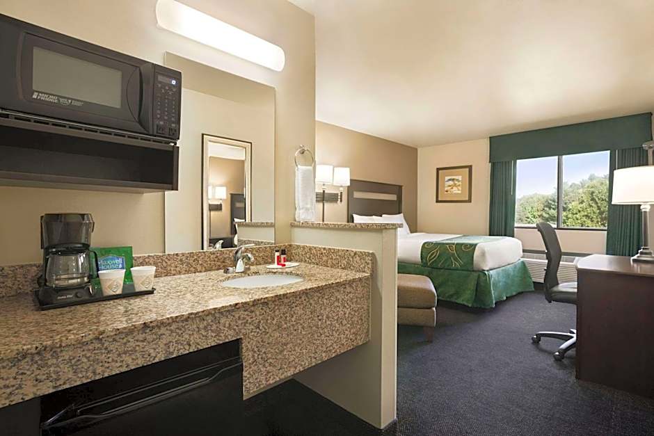 Travelodge by Wyndham Brunswick near Fredrick