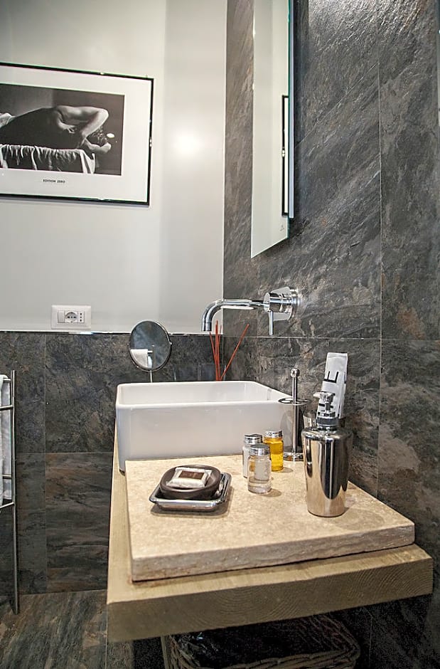 The Independent Suites