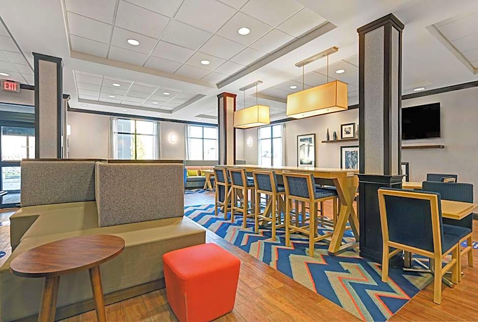 Hampton Inn By Hilton Farmington