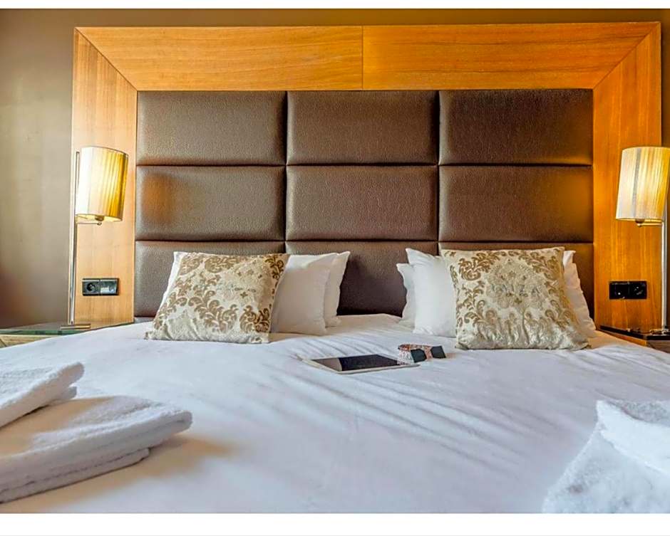 Chambre Hôtel Ibiza Spa - Hammam - Jacuzzis - Piscine Chauffée