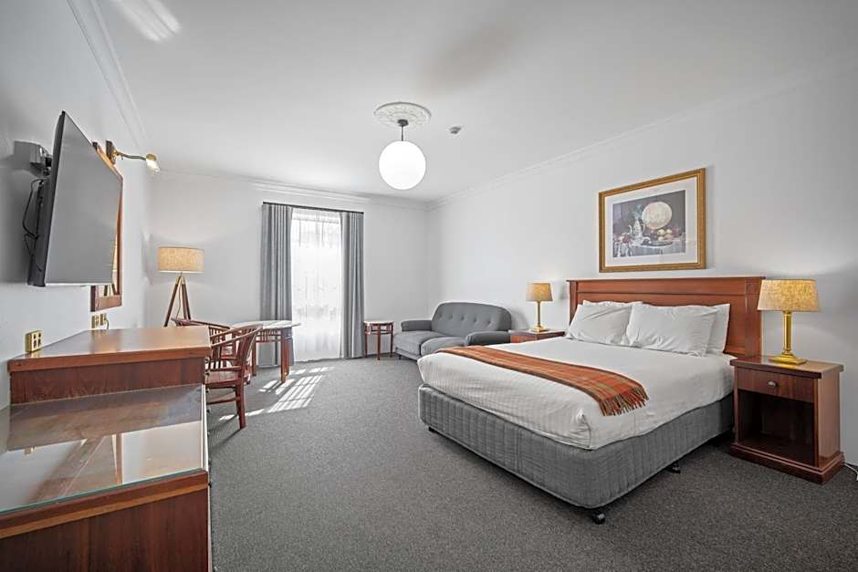 The Lawson Riverside Suites