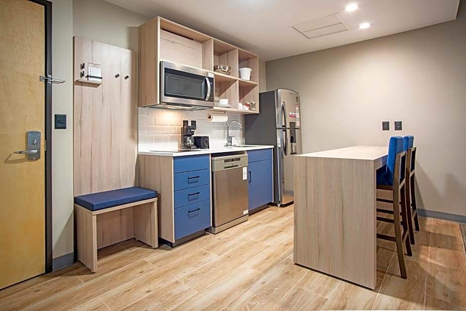 Candlewood Suites Guadalajara Galerias By IHG