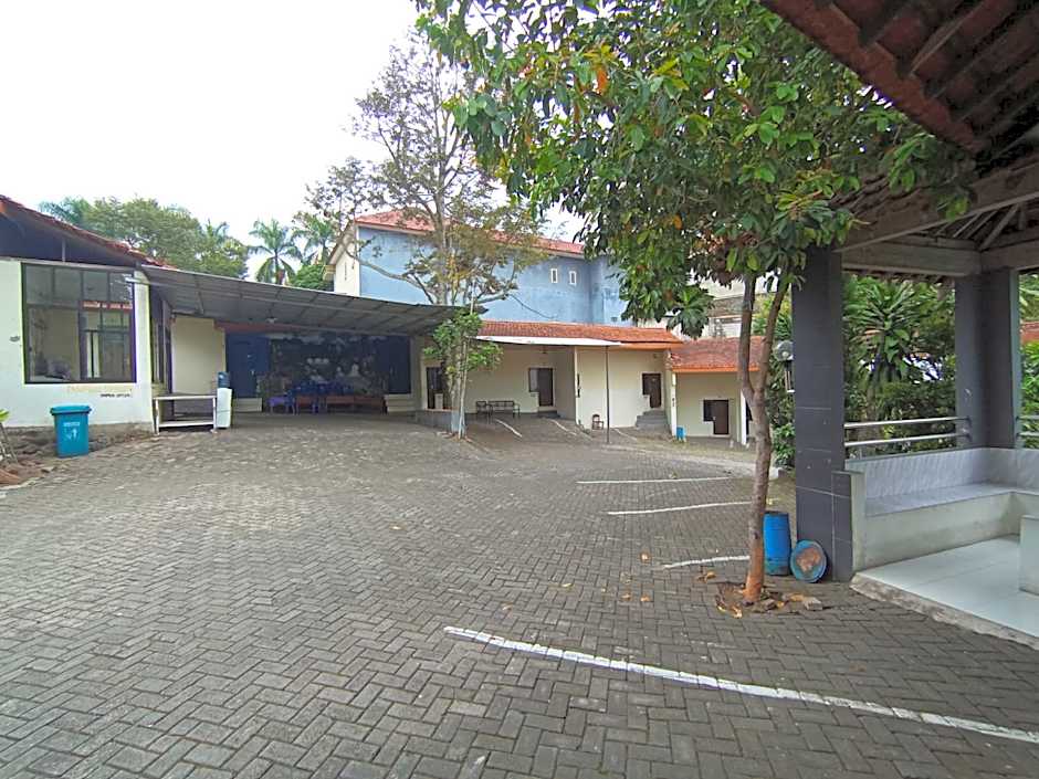 Villa Asia Jaya RedPartner
