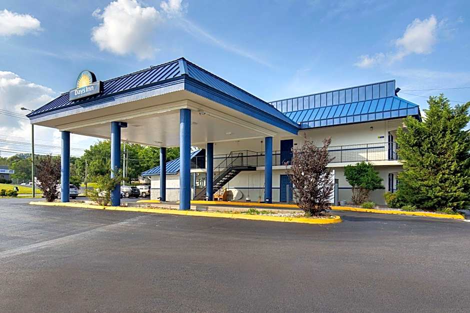 Photo 1 of 32 of Days Inn by Wyndham Knoxville North