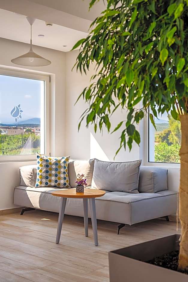 Solimar White Pearl - Adults Only