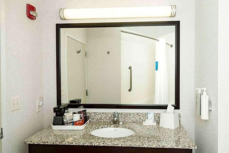 Hampton Inn By Hilton & Suites - Raleigh Downtown